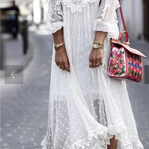 SOLD !  NWOT - WHITE CASUAL LACE V NECK LACE DRESS - SIZE M - Picture 3 of 8